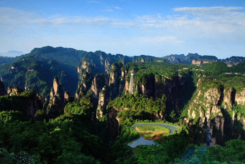 張家界森林公園主要景點(diǎn)一覽無(wú)遺,美不甚收